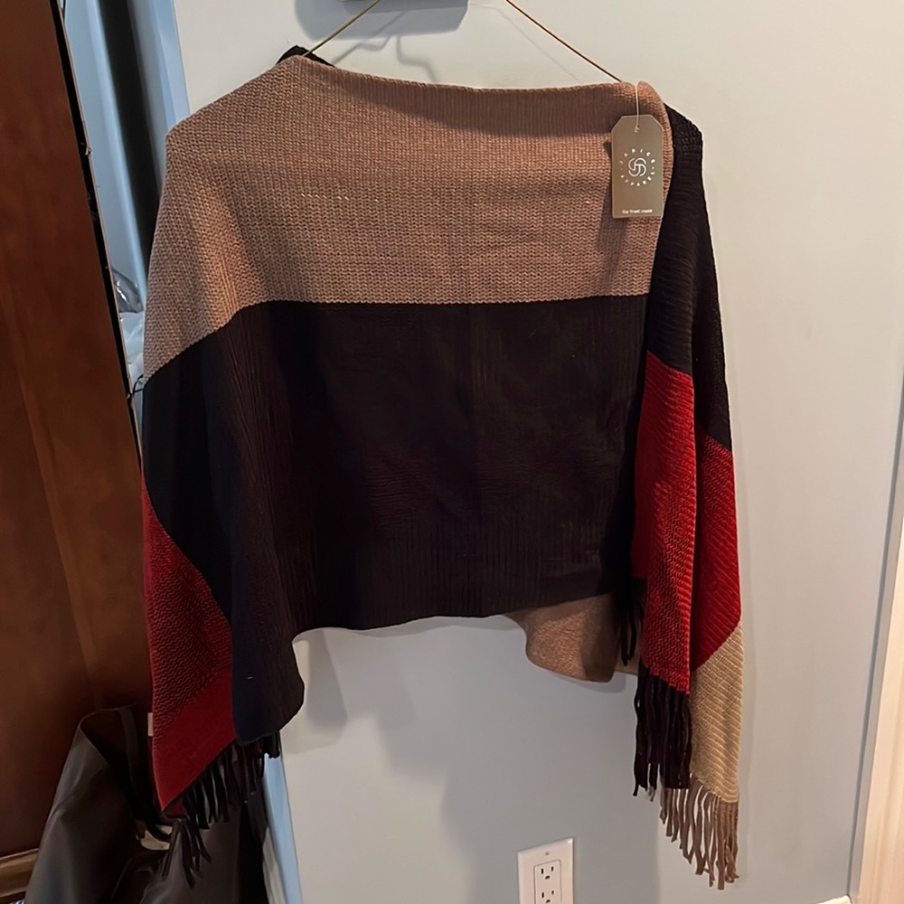 Shrug/poncho